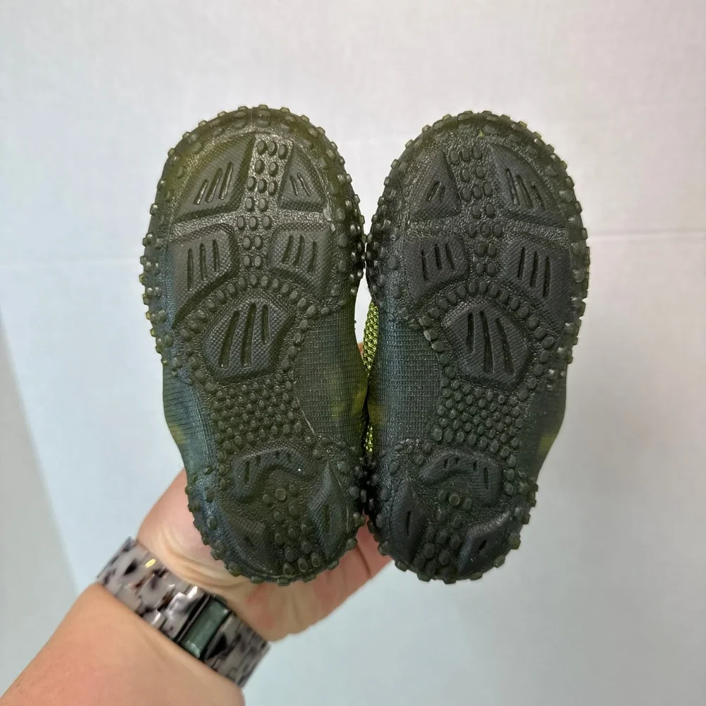 Old Navy Toddler Green Mesh Slip On Water Shoes Size 5